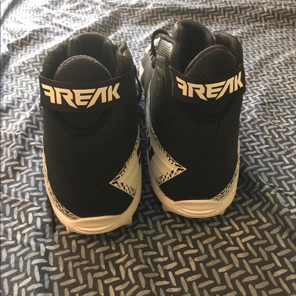 Adidas Football Cleats Size 12 - Picture 4 of 6